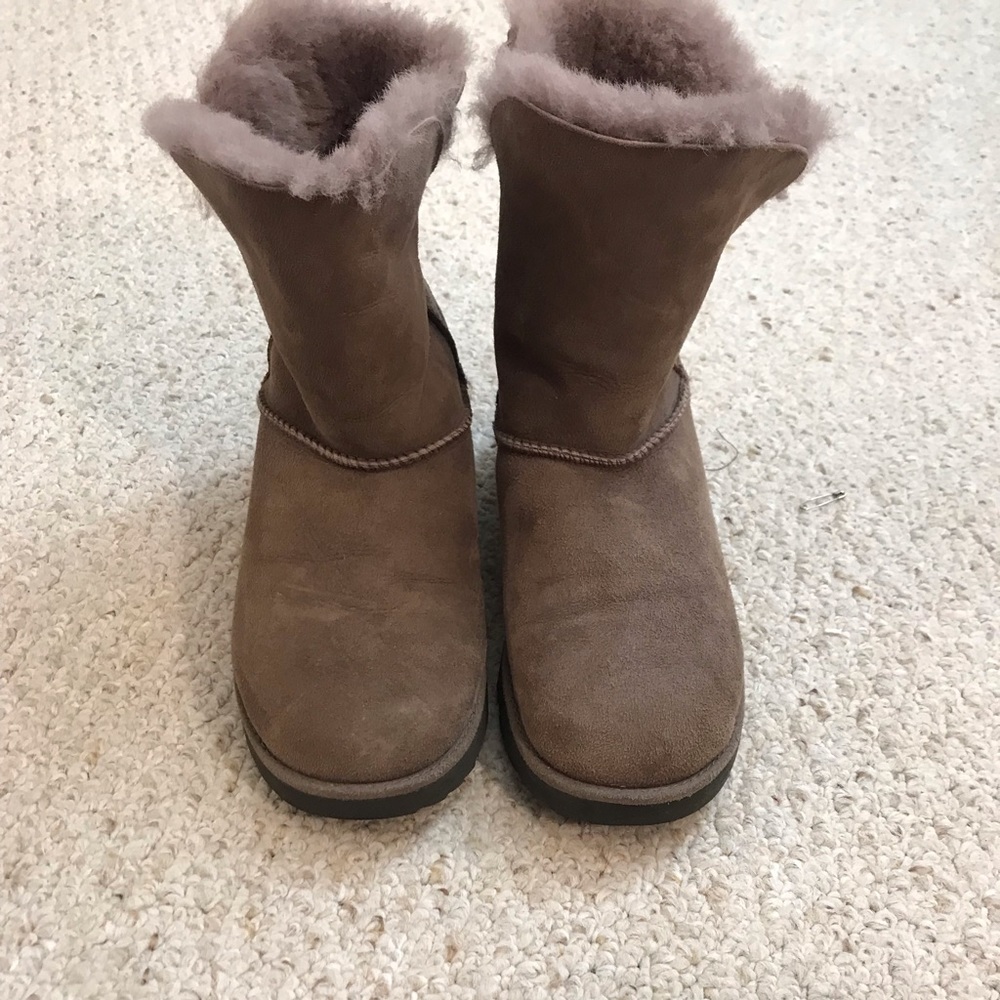 Ugh Style Boot size 8.5